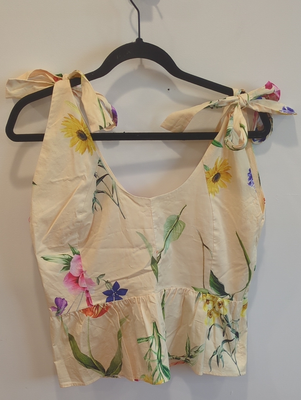 Coquette Flirty Express Butter Yellow Floral Tie-Shoulder Peplum Top Medium NWT